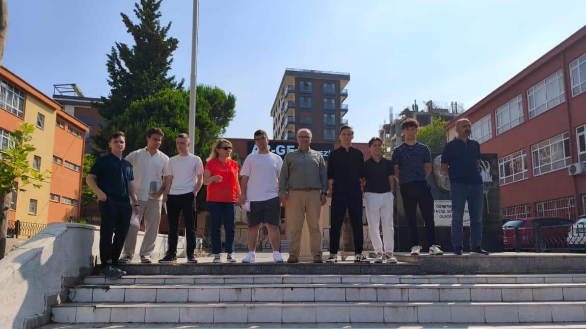 Karne törenimiz 20.06.2025 tarihinde idareci, öğretmen, öğrenci ve velilerimizin katılımıyla gerçekleştirildi.